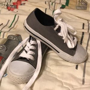 Rarely worn gray sneakers size 11